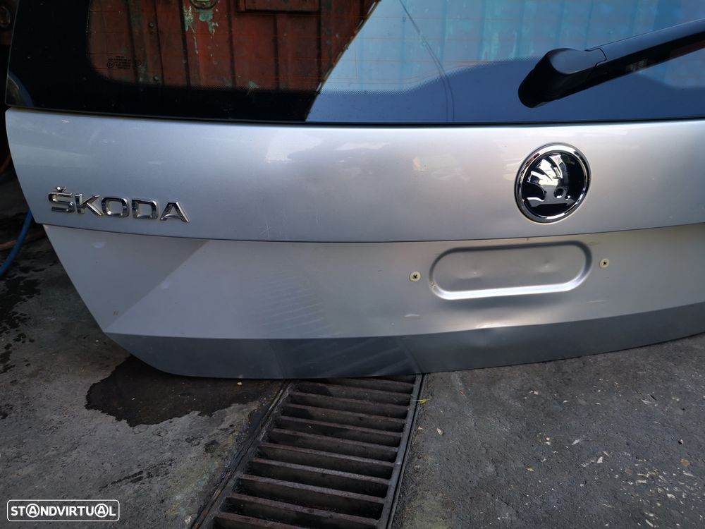 SKODA RAPID CARRINHA MALA PARA CHOQUES REFORÇO - M289 PC462 - 6