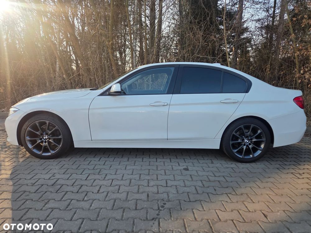 BMW Seria 3 318d Sport Line Shadow - 4