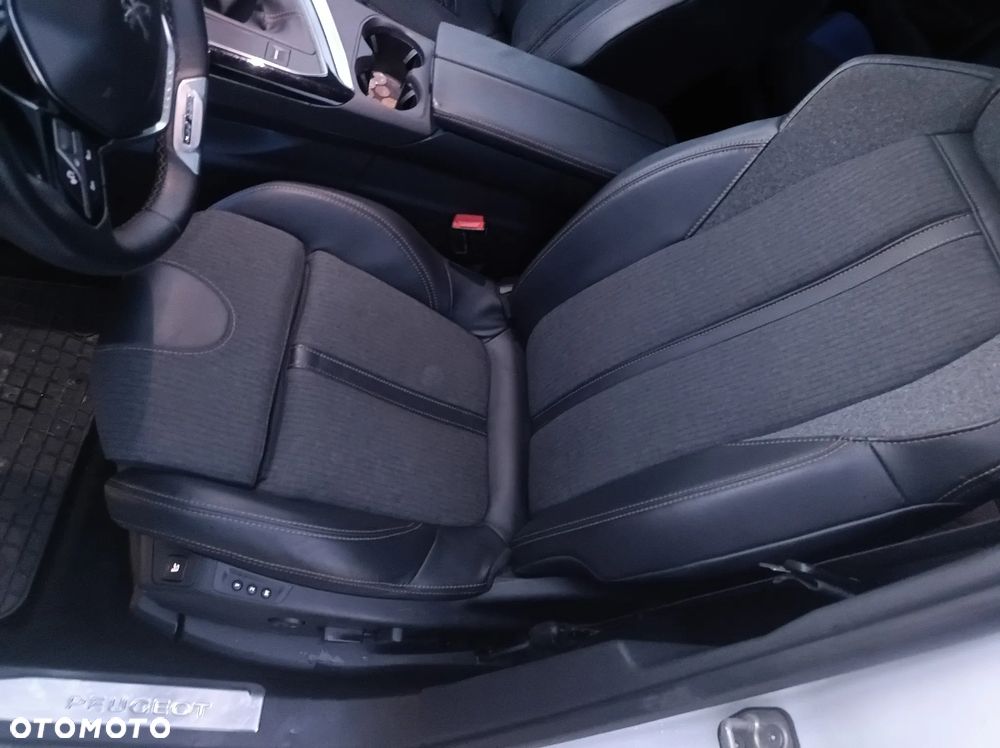Peugeot 5008 2.0 BlueHDI Active S&S - 14