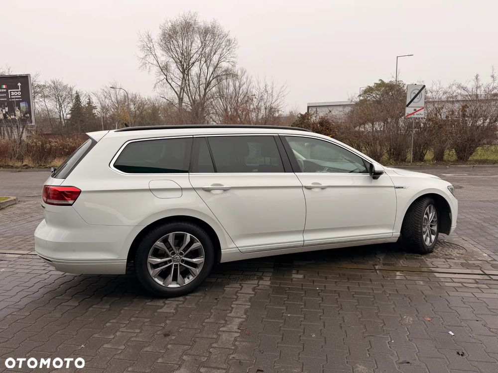 Volkswagen Passat 2.0 TDI DSG (BlueMotion Technology) Highline - 4
