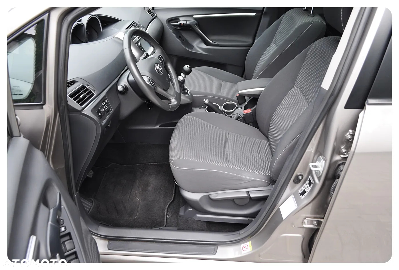 Toyota Verso 1.8 5-Sitzer Skyview Edition - 32