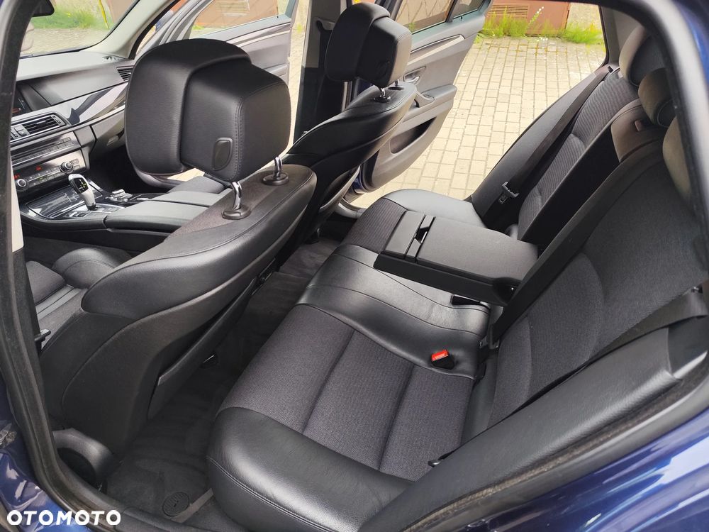 BMW Seria 5 520d xDrive - 6