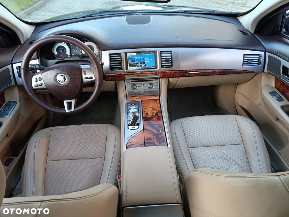 Jaguar XF 3.0 V6 Diesel Premium Luxury - 5