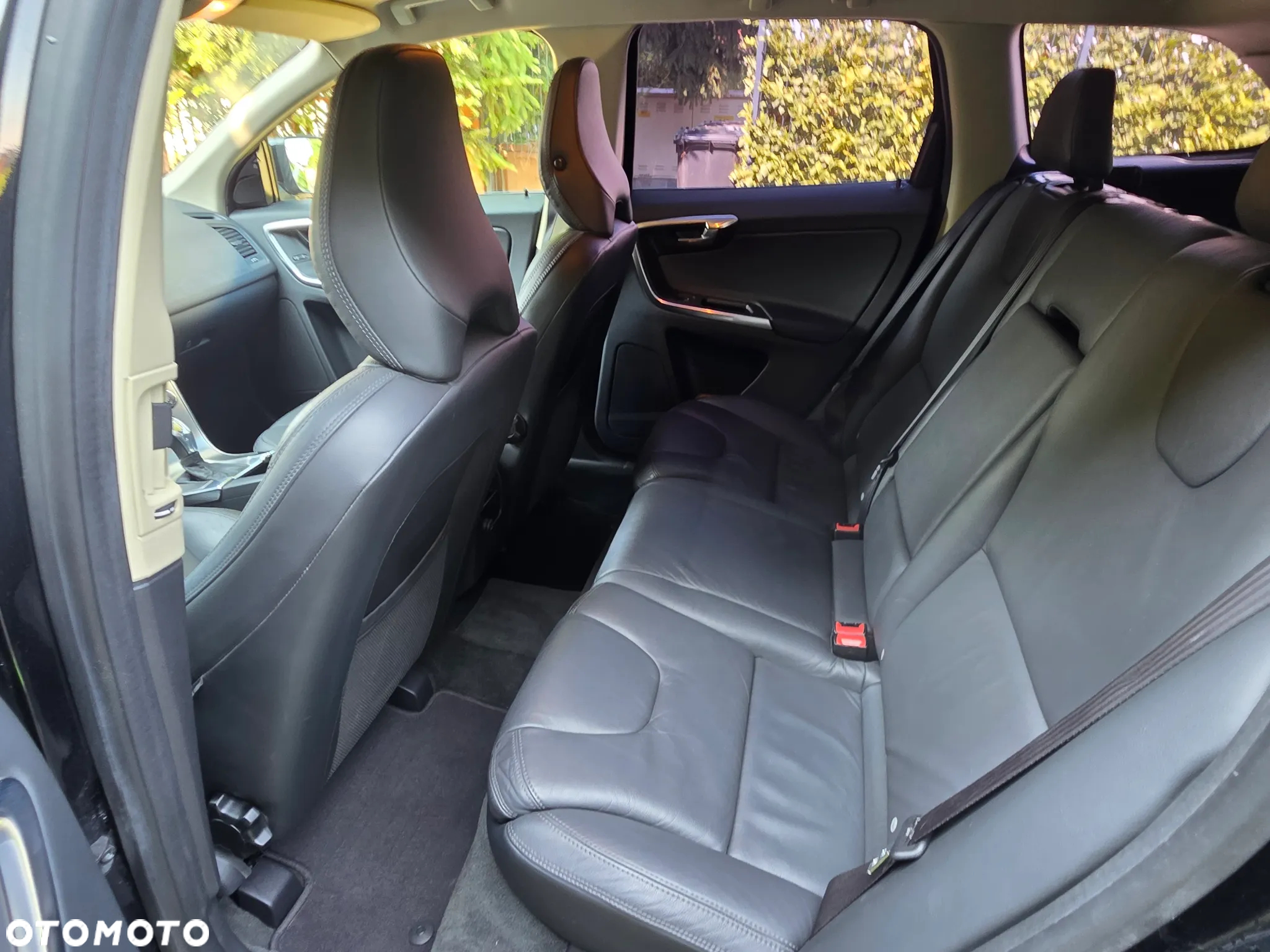 Volvo XC 60 D5 AWD Geartronic Summum - 8