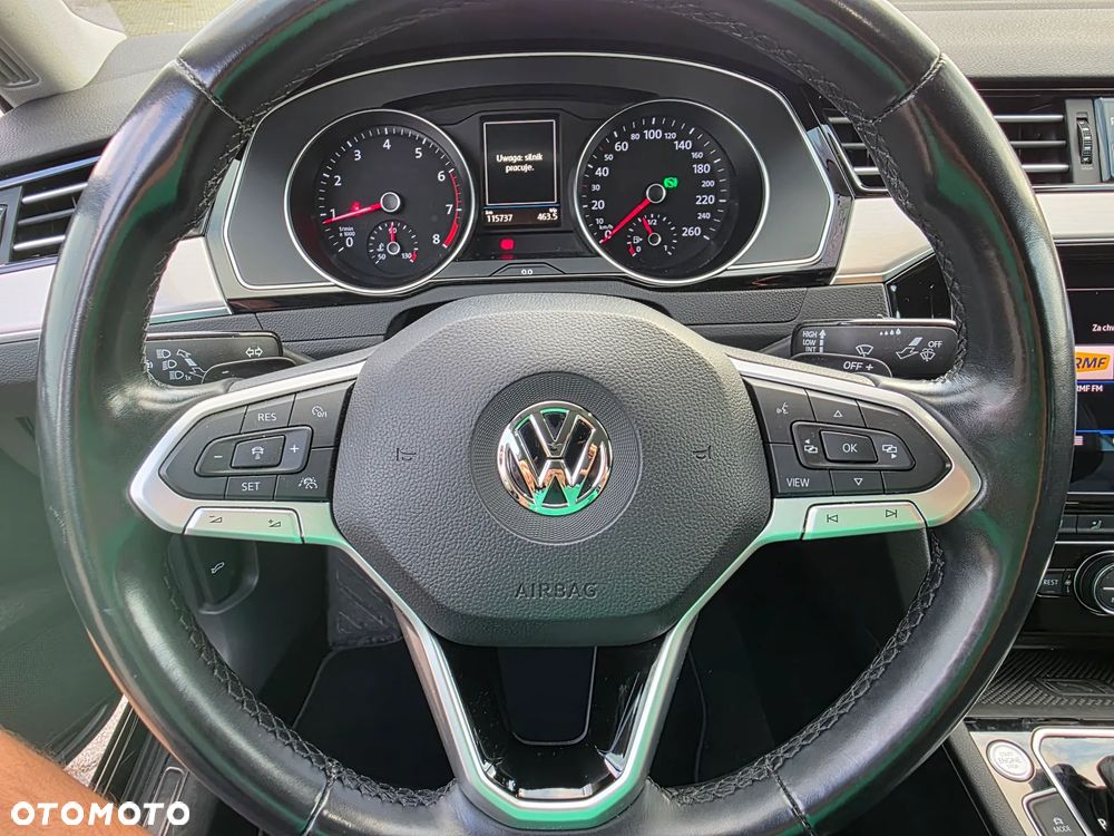 Volkswagen Passat - 17