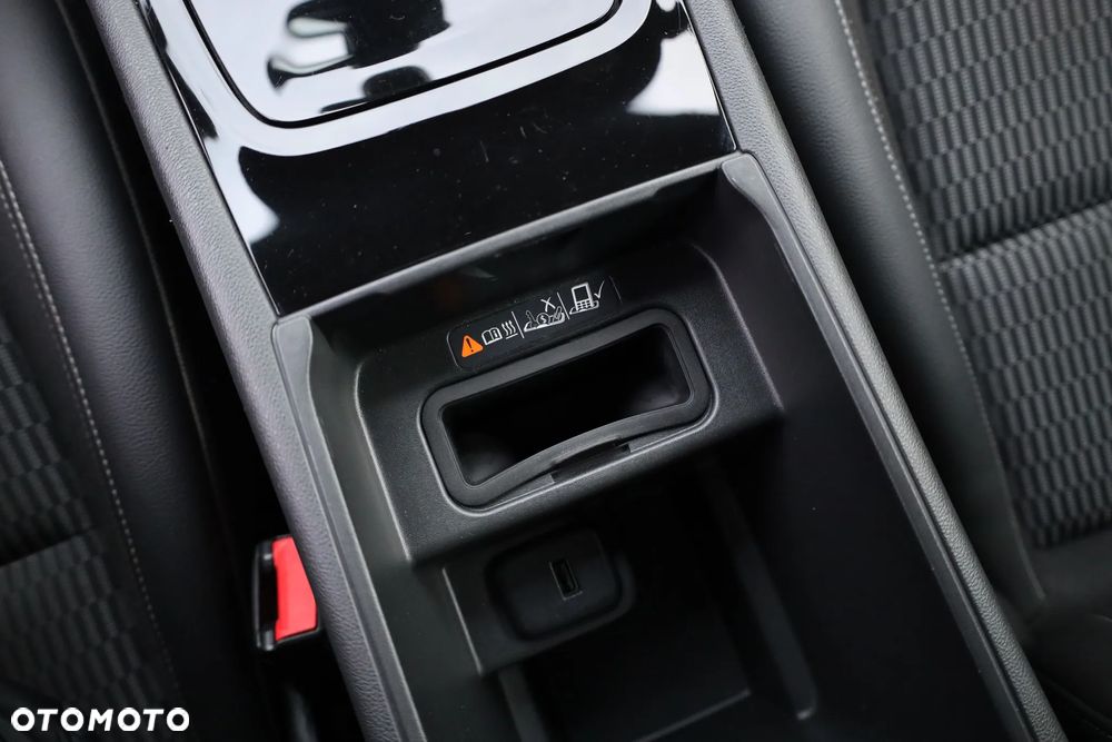 Opel Insignia 1.5 T GPF Innovation S&S - 18