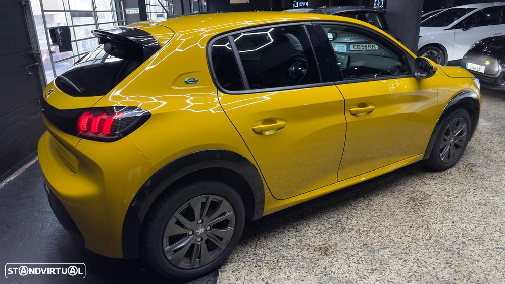 Peugeot e-208 Allure Pack - 5