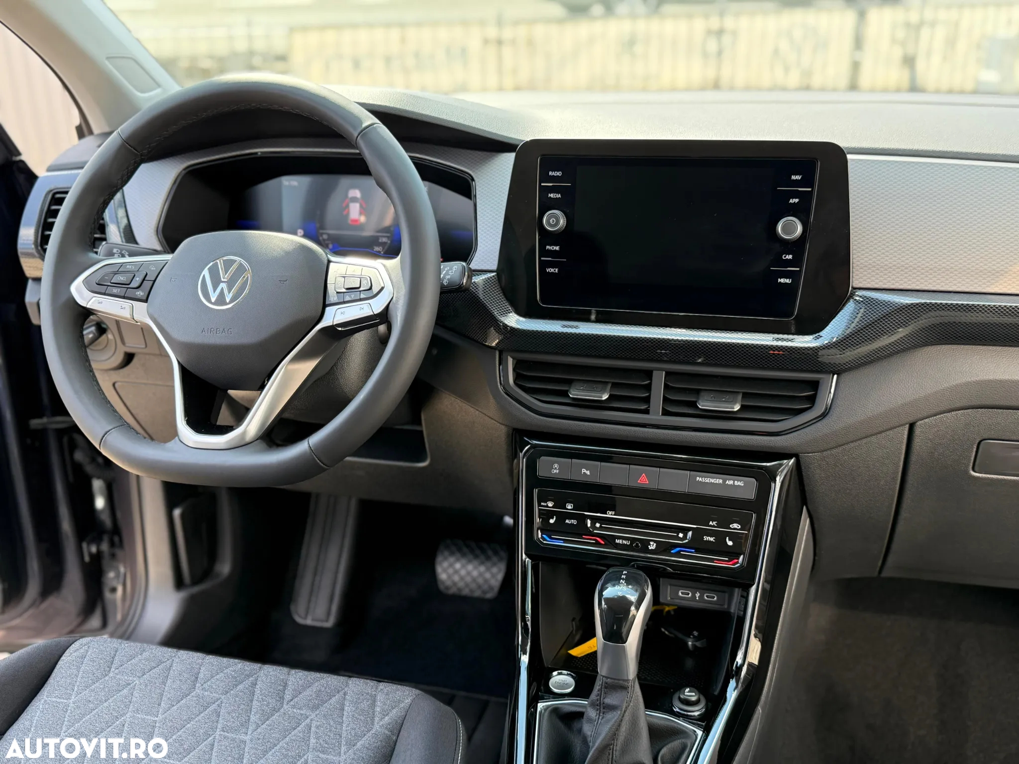 Volkswagen T-Cross 1.5 TSI DSG Life - 23