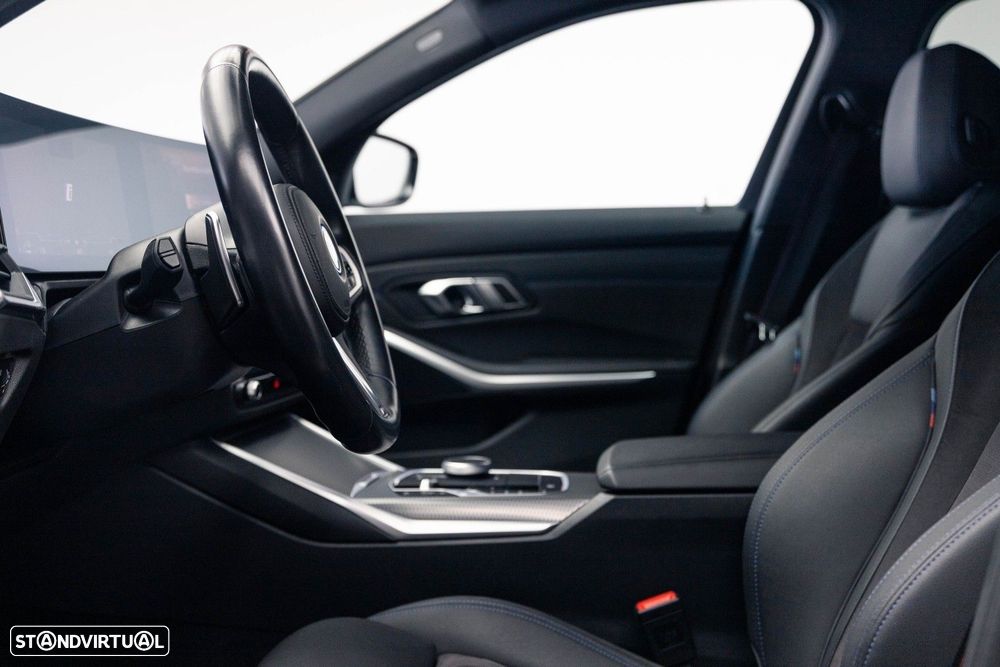 BMW 330 e Pack Desportivo M Auto - 16