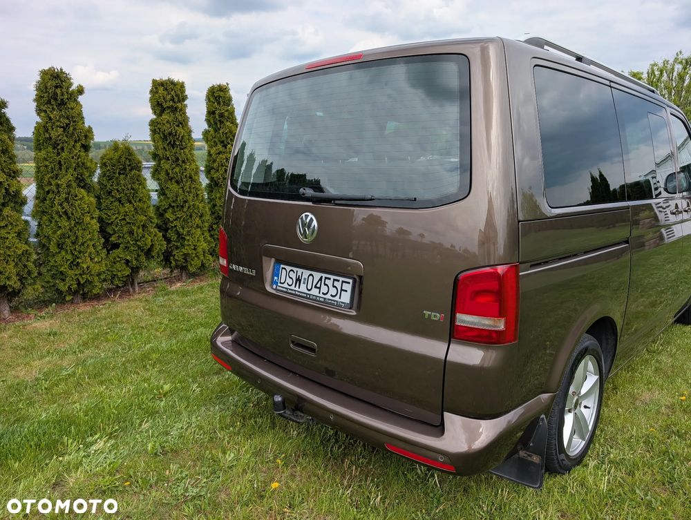 Volkswagen Caravelle - 10