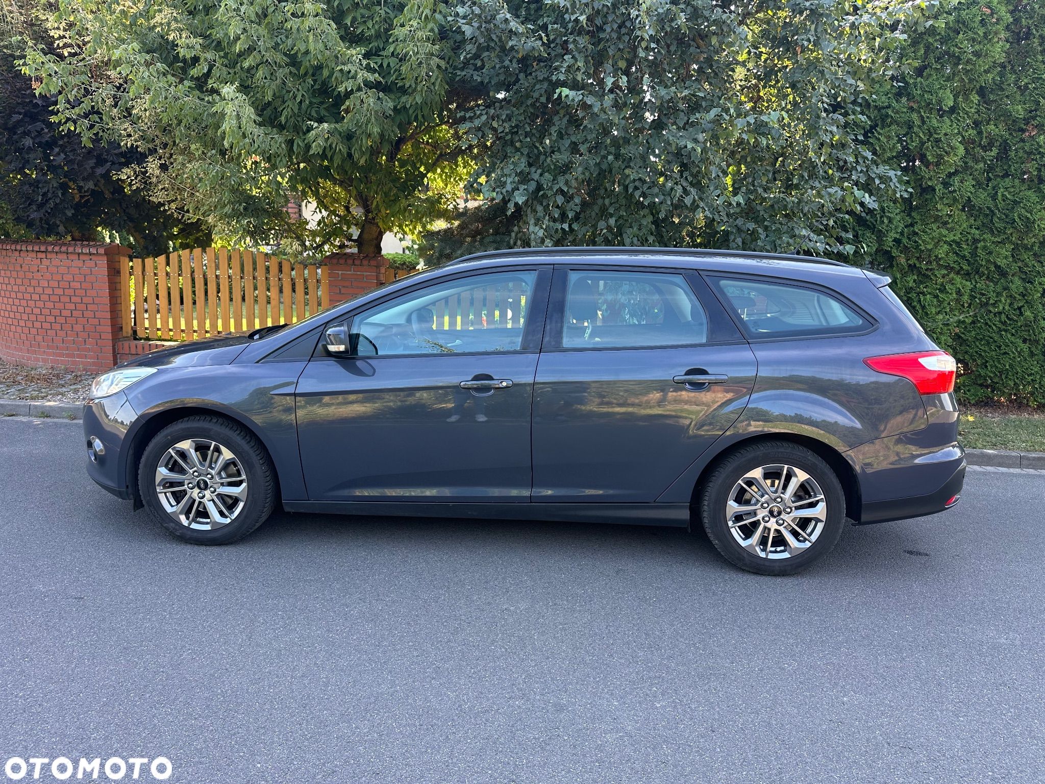 Ford Focus 1.6 SYNC Edition - 1
