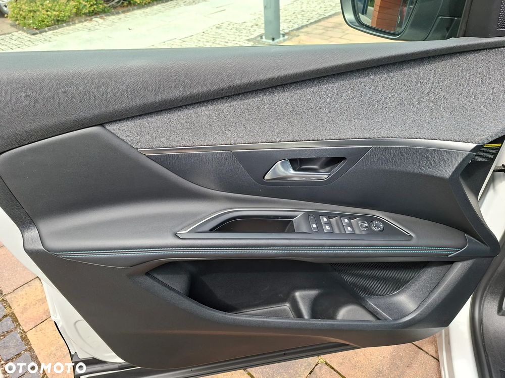 Peugeot 3008 1.2 PureTech Allure Pack S&S EAT8 - 30