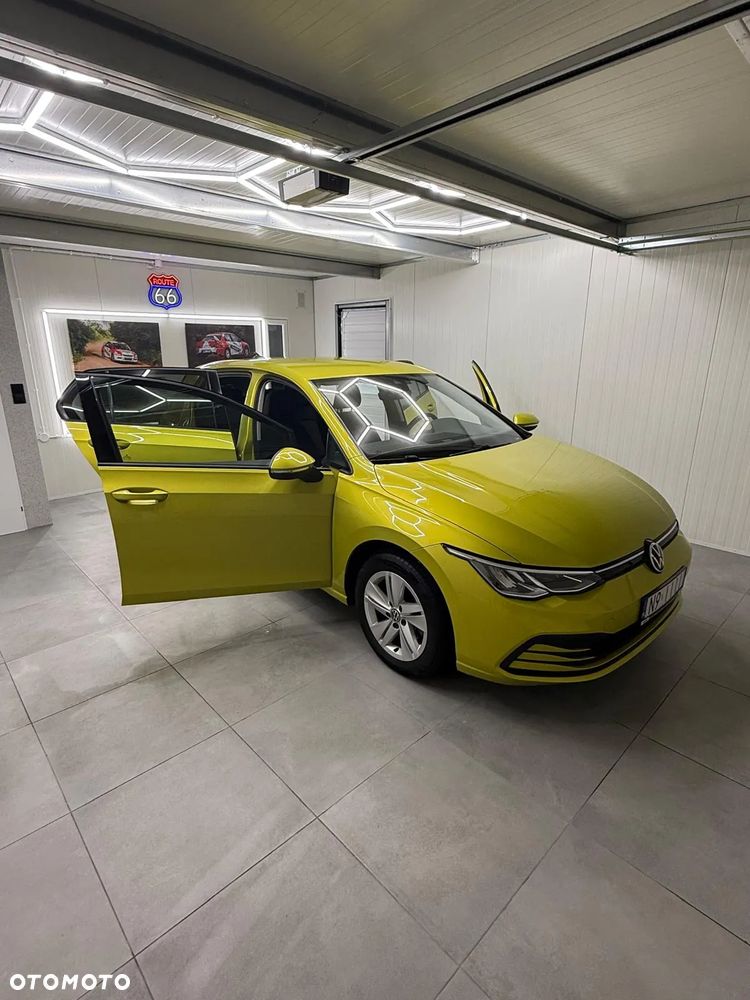 Volkswagen Golf VIII 1.0 TSI Active - 2