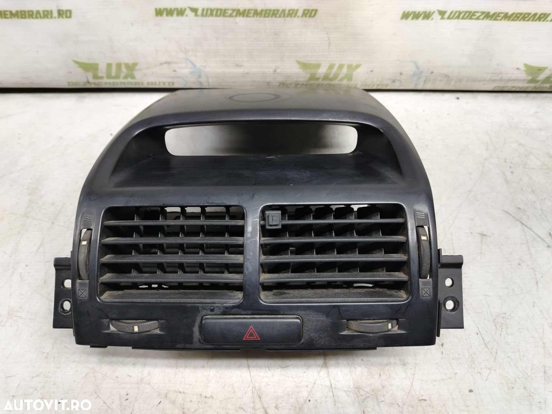 Grila ventilatie bord 73821-65j0 Suzuki Grand Vitara 2 [2005 - 2008] - 1
