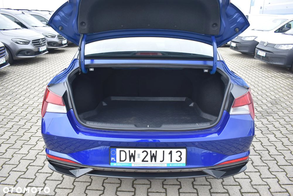 Hyundai Elantra 1.6 Smart CVT - 14