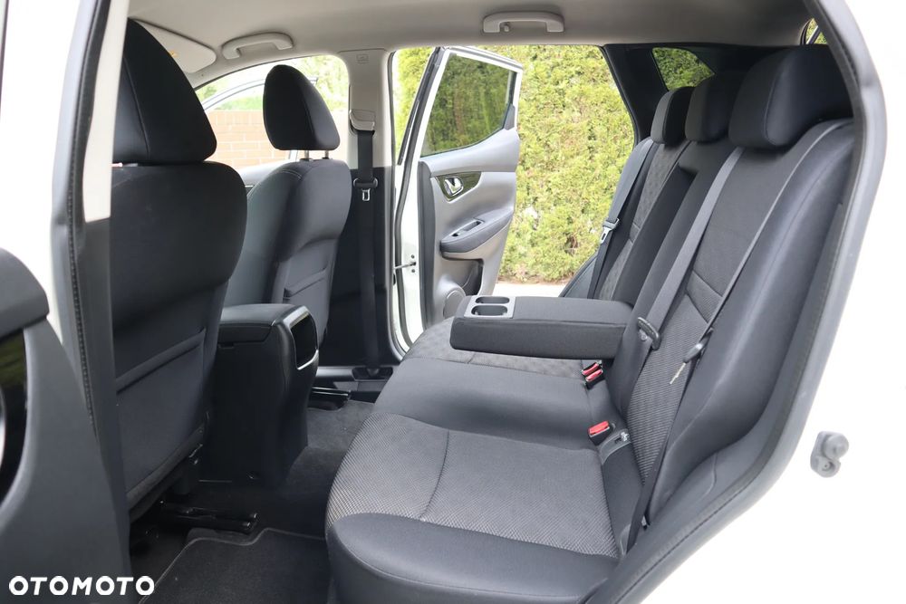 Nissan Qashqai 1.6 dCi 4x4 Acenta S&S - 13