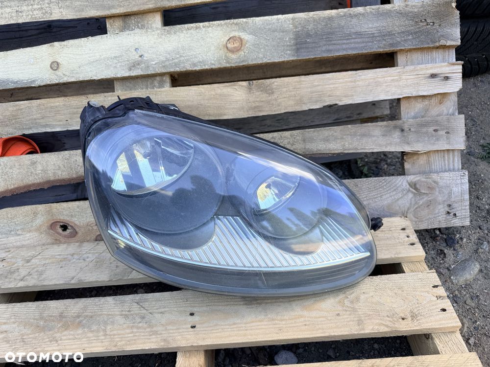 Lampa prawa Golf V Europa