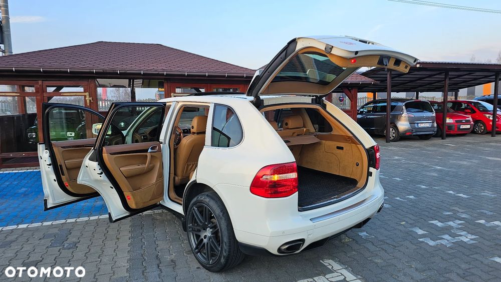 Porsche Cayenne - 19