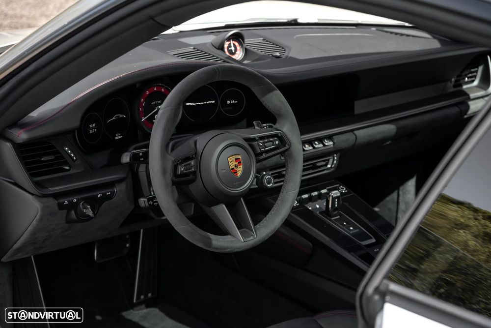 Porsche 911 (992) Carrera 4 GTS PDK - 17