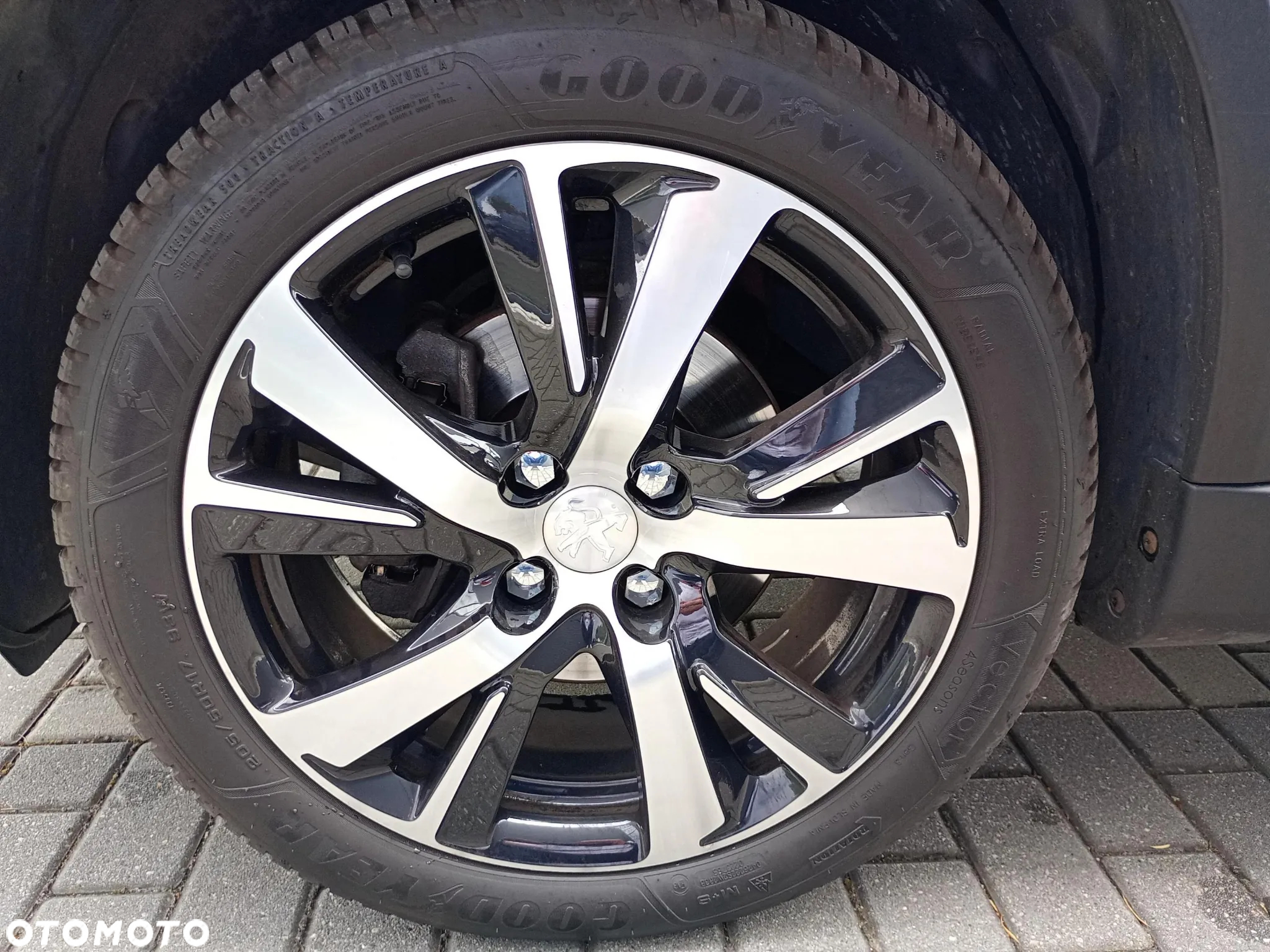 Peugeot 2008 1.2 Pure Tech GPF Allure S&S - 10