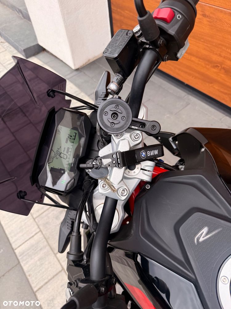 BMW G - 9
