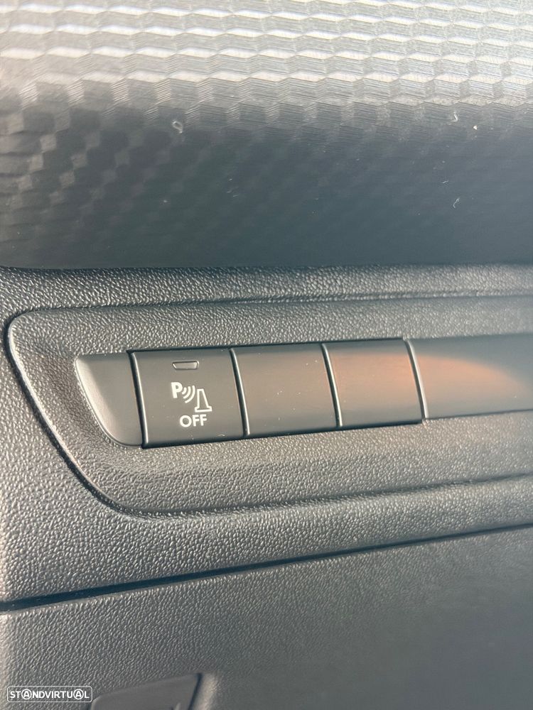 Peugeot 208 1.2 PureTech Active - 26