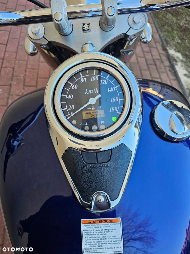 Suzuki Intruder - 8