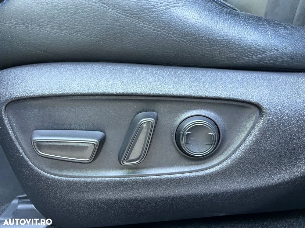 Toyota RAV4 2.5 Hybrid VVT-iE 4x4 Luxury Premium - 23