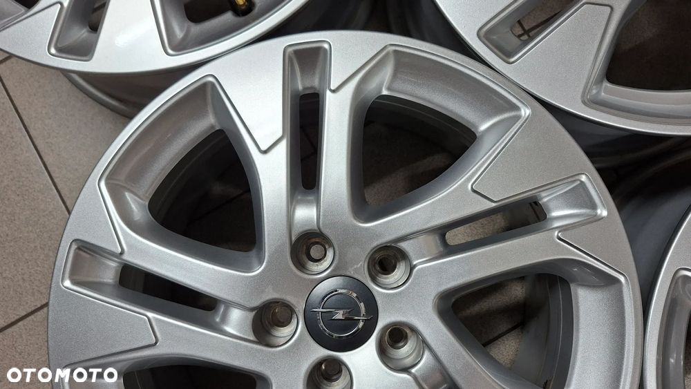 Felgi Aluminiowe 17 Opel Vivaro C Zafira C Peugeot Expert 5x108 ET 46 - 4
