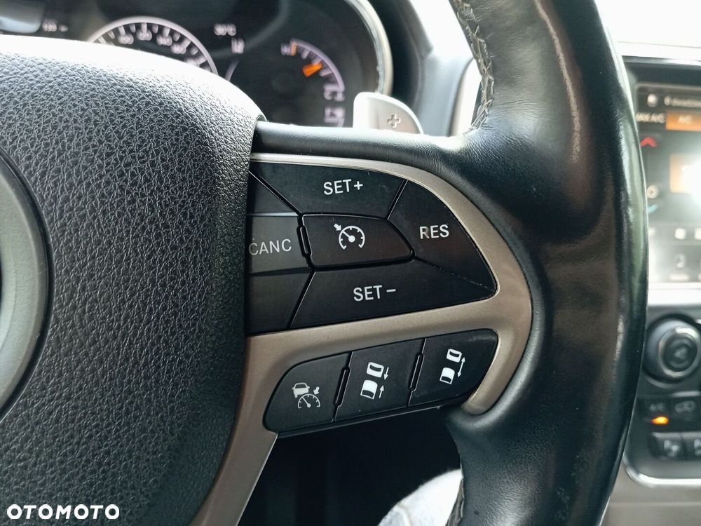 Jeep Grand Cherokee - 17