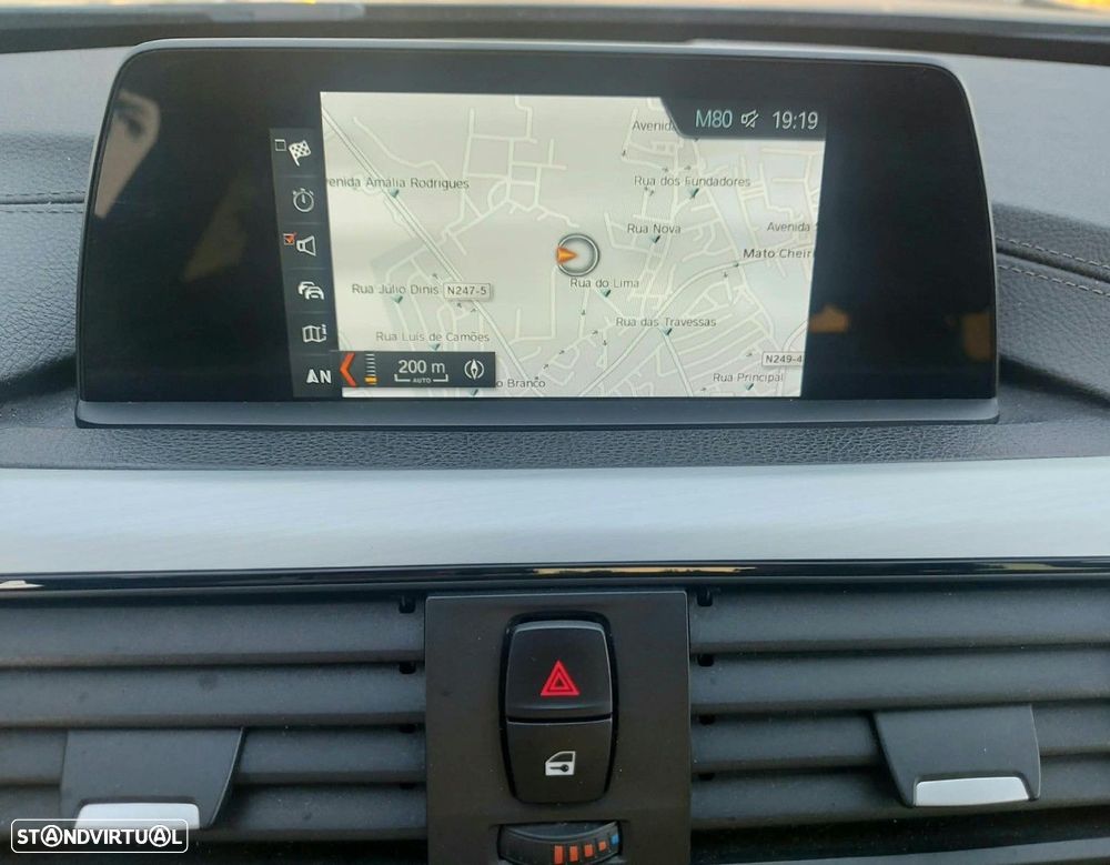 BMW 330 e iPerformance Line Luxury - 30