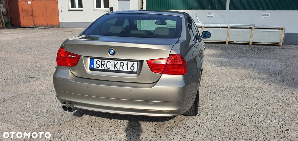 BMW Seria 3 325i Edition Exclusive - 20