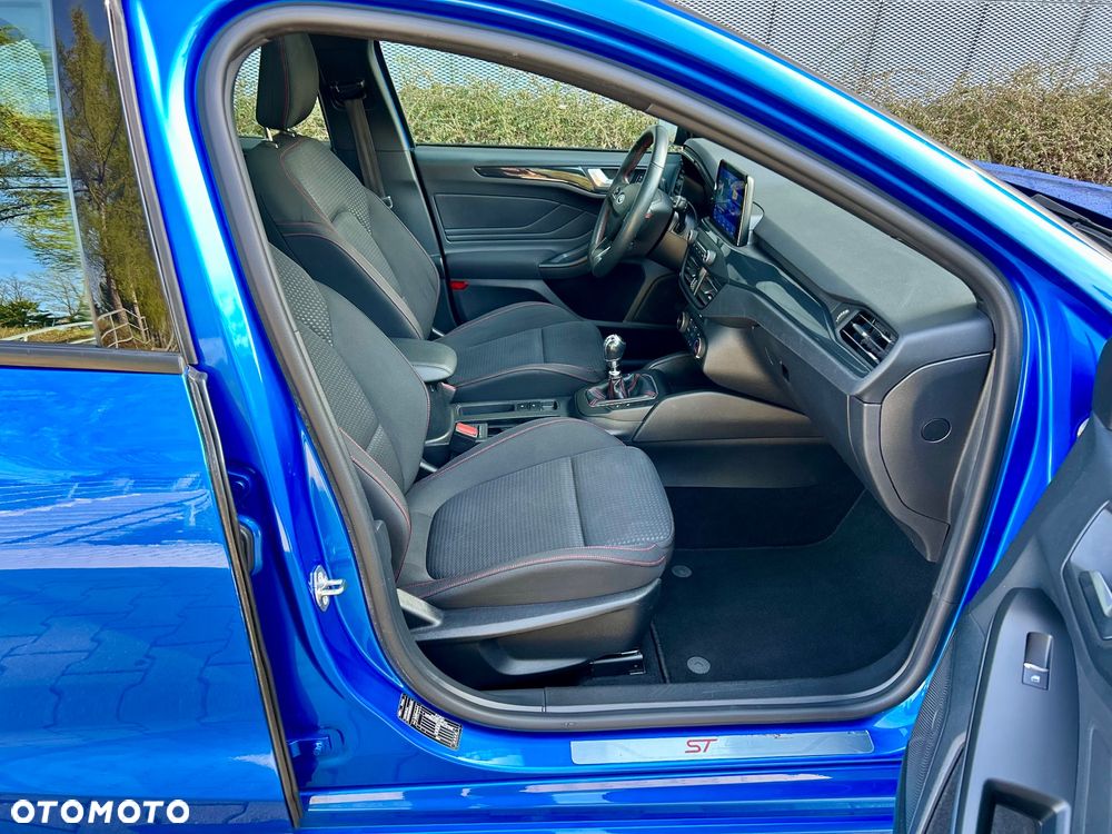Ford Focus 1.5 EcoBoost STart-Stopp-System ST-LINE - 19