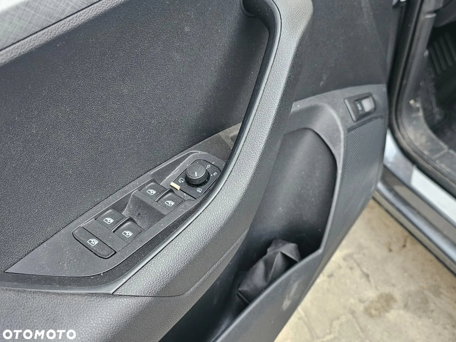 Skoda Karoq 1.5 TSI ACT DSG Tour - 9