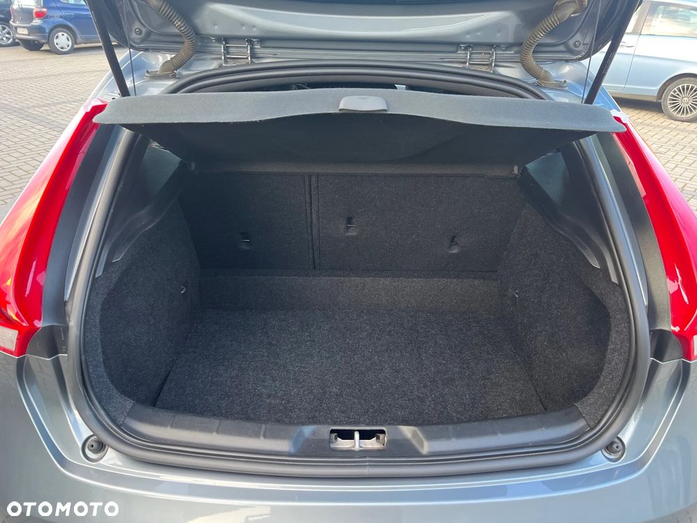 Volvo V40 T2 Drive-E Kinetic - 17