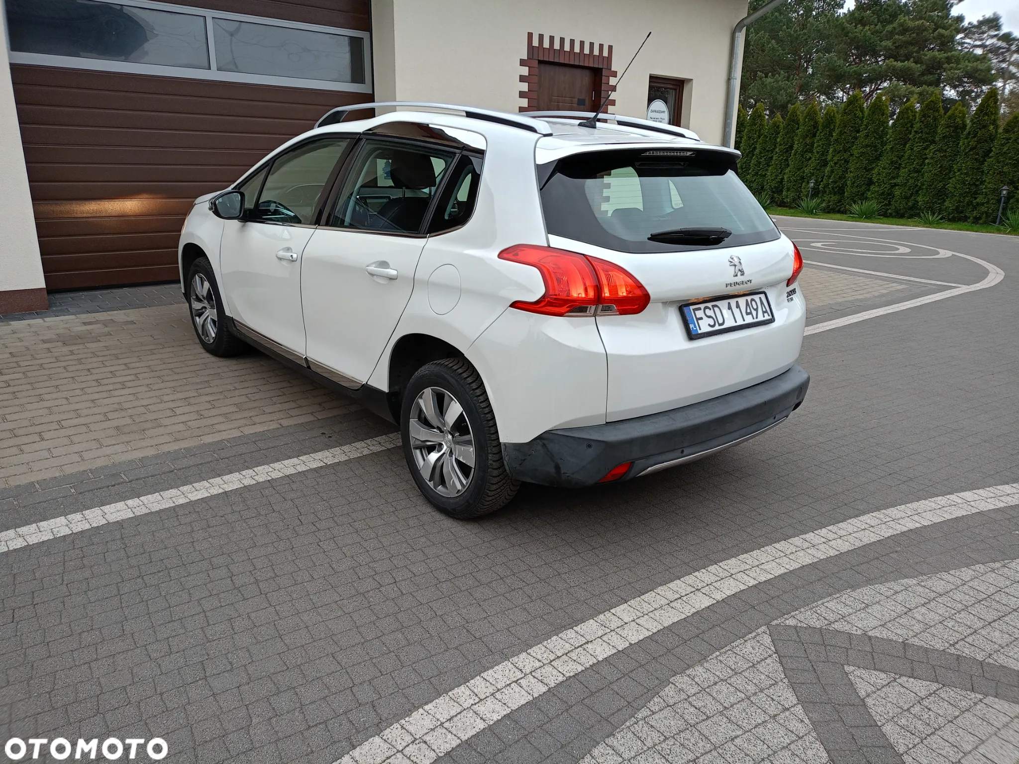 Peugeot 2008 e-HDi FAP 92 STOP & START Allure - 5