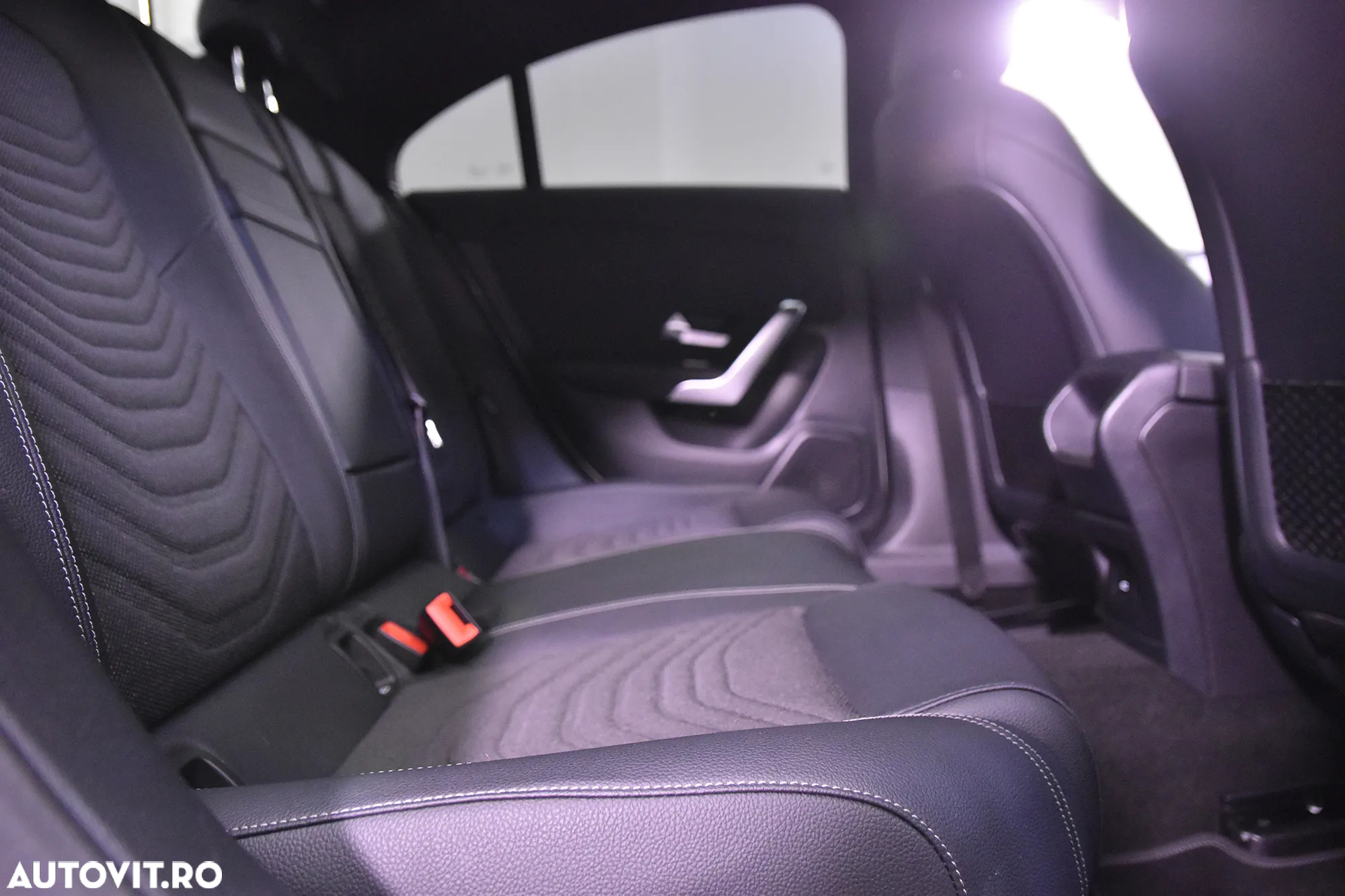 Mercedes-Benz CLA 220 MHEV 4MATIC Coupe - 12