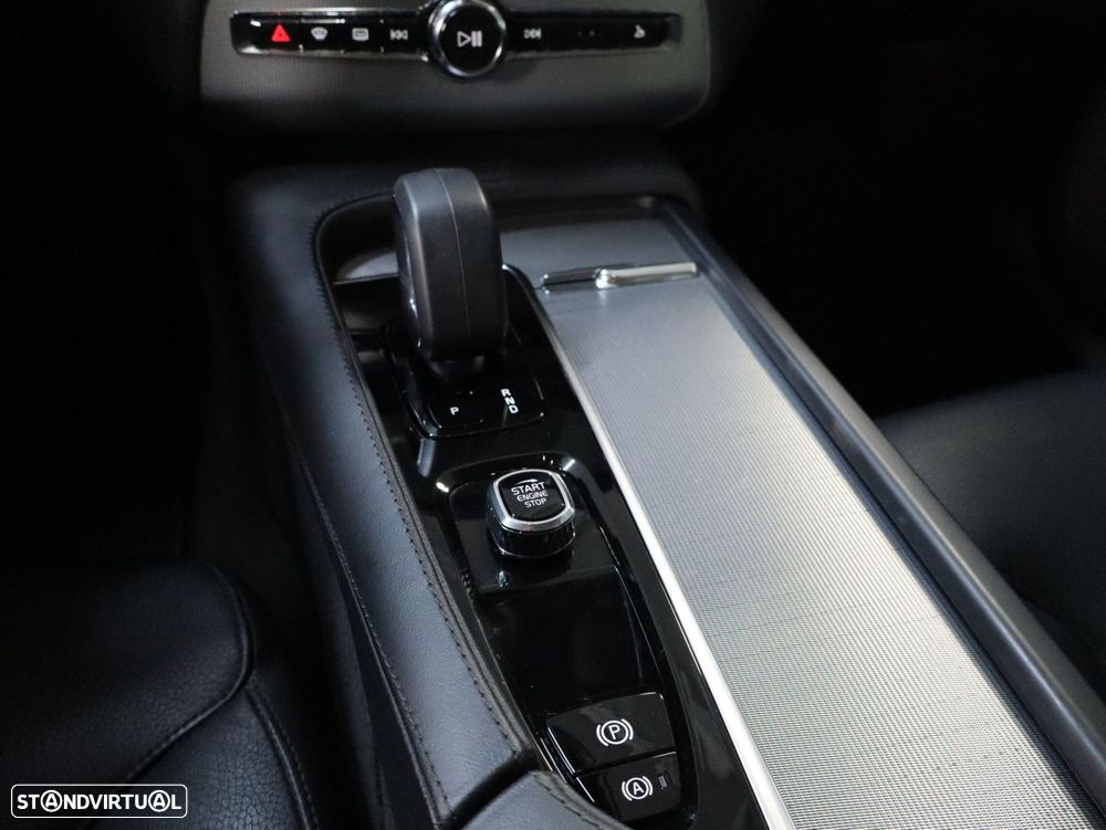 Volvo XC 90 2.0 T8 PHEV Core AWD - 17