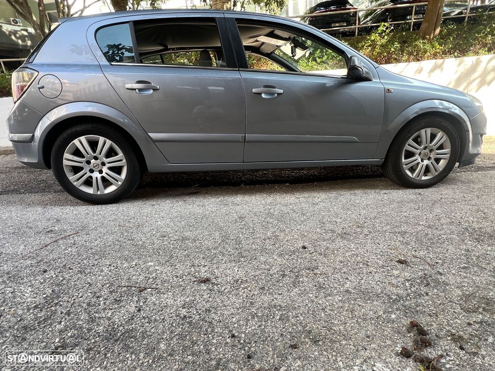 Opel Astra 1.3 CDTi Cosmo - 3
