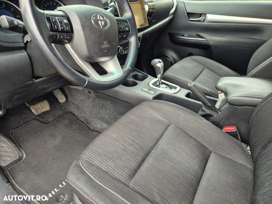 Toyota Hilux - 12