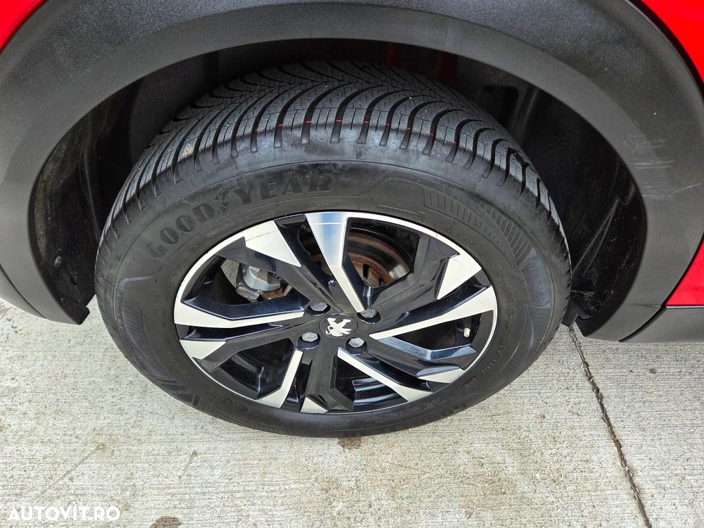 Peugeot 2008 1.5 BlueHDI 130 S&S EAT8 GT - 32