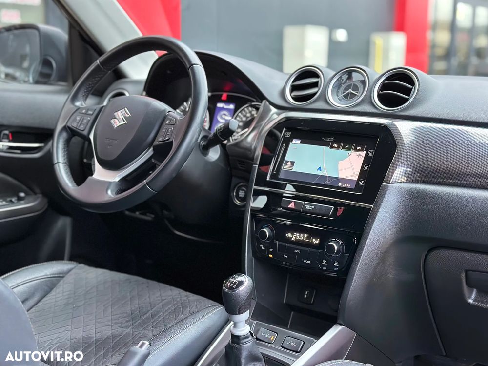 Suzuki Vitara 1.4 Boosterjet Mild-Hybrid 6AT Passion - 2