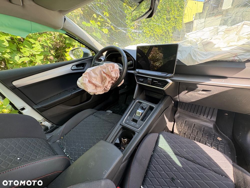 Seat Leon 1.5 eTSI OPF DSG FR - 4