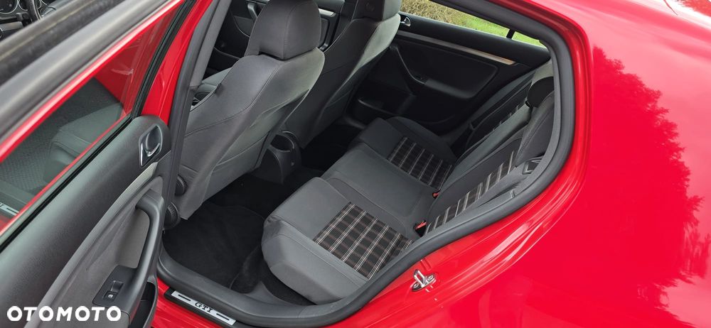 Volkswagen Golf 2.0 GTI - 17