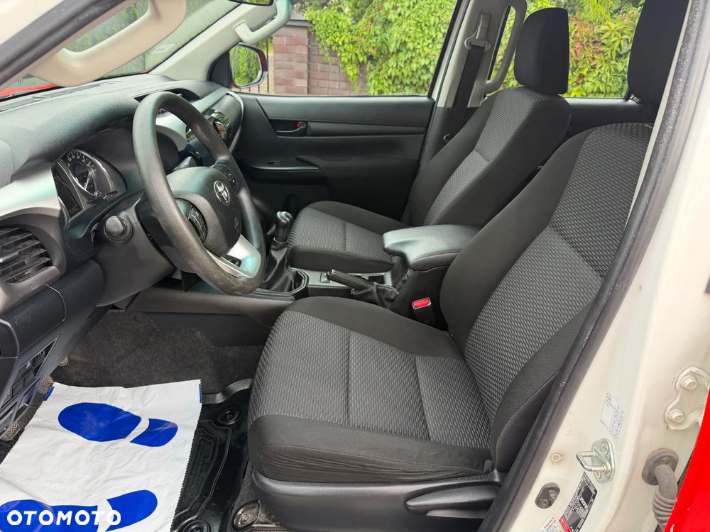 Toyota Hilux 2.4 D-4D Double Cab DLX 4x4 - 10