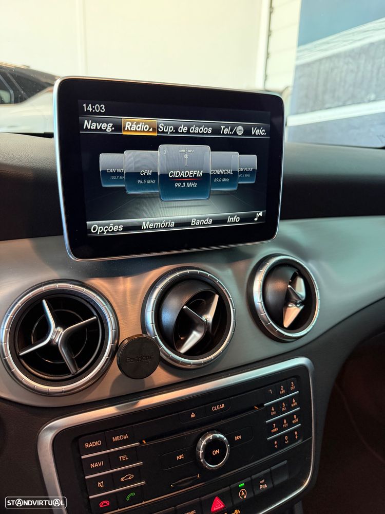 Mercedes-Benz CLA 180 d Shooting Brake AMG Line - 16