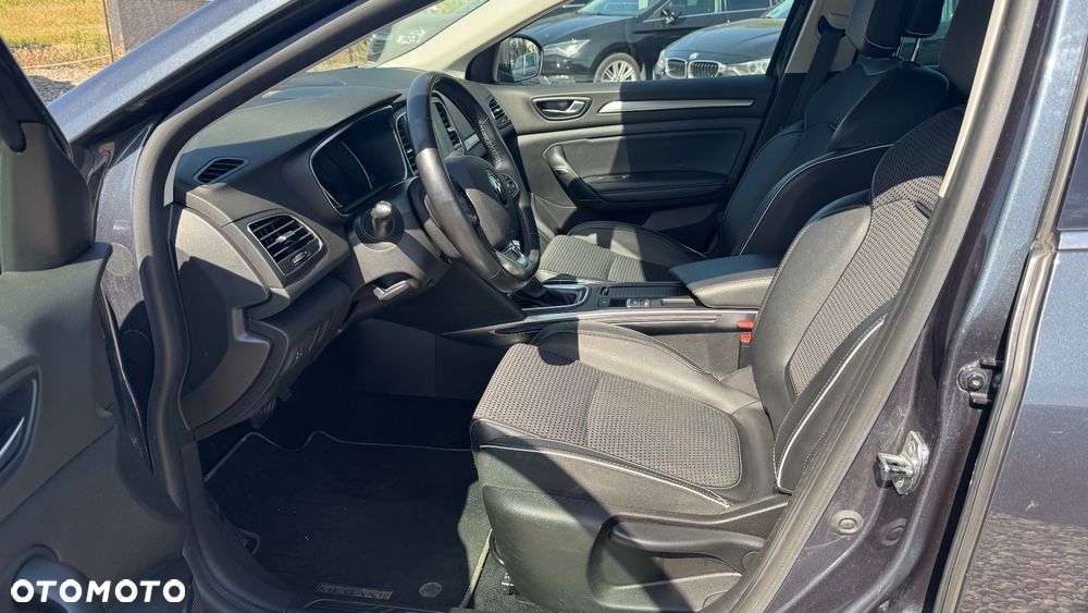 Renault Megane ENERGY TCe 140 EDC BOSE EDITION - 22