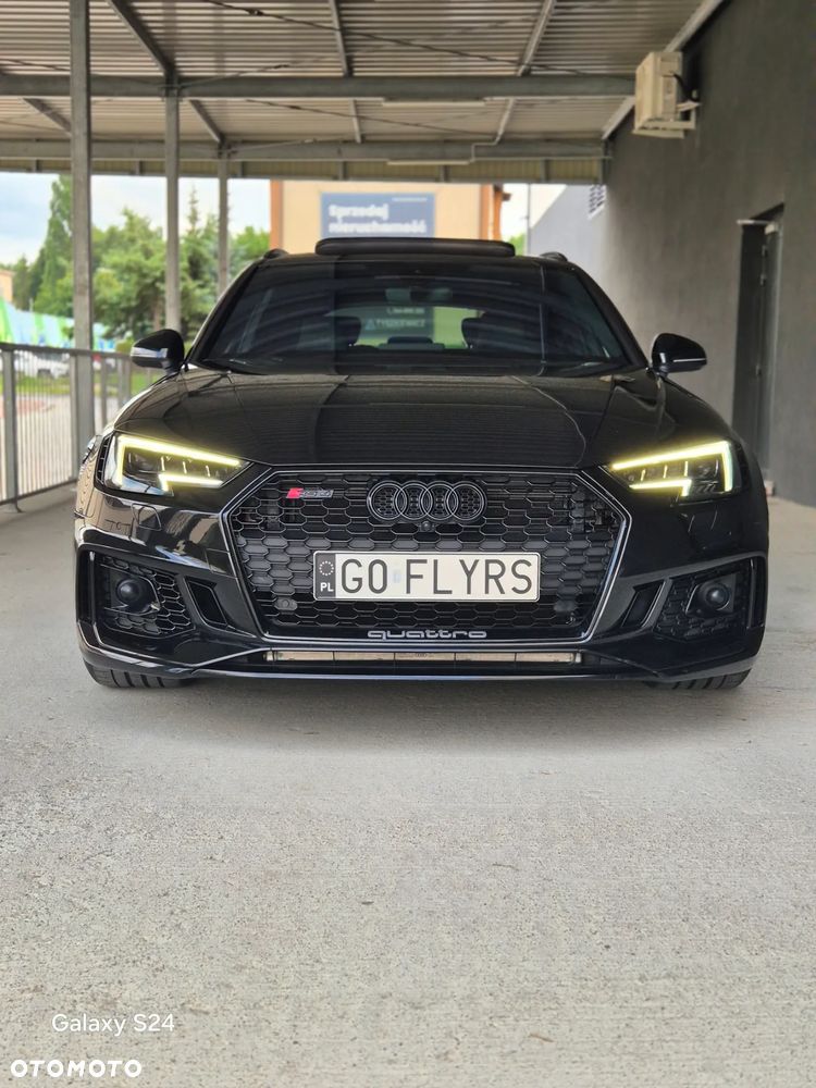 Audi RS4 Avant - 1