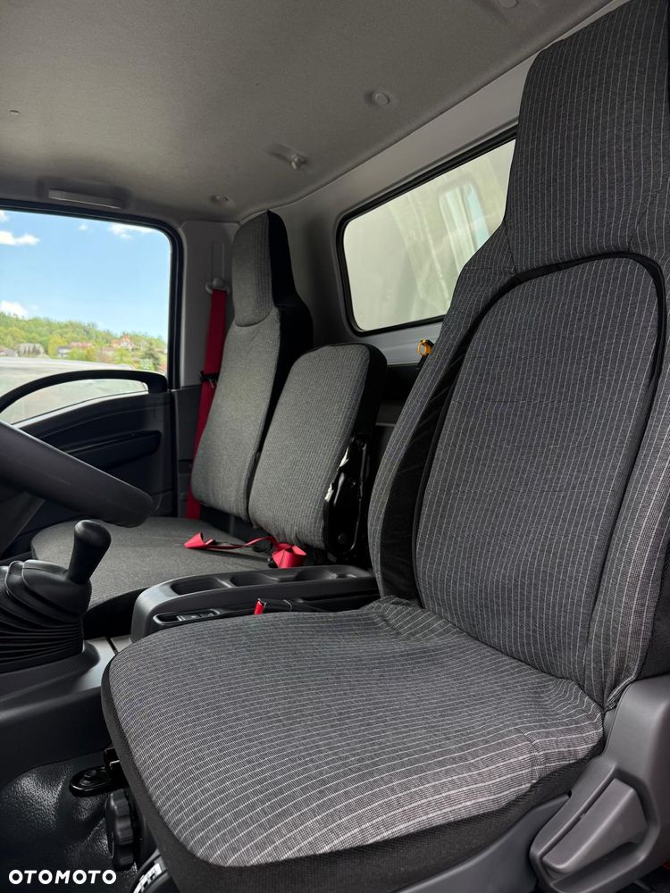 Isuzu M30 - 9