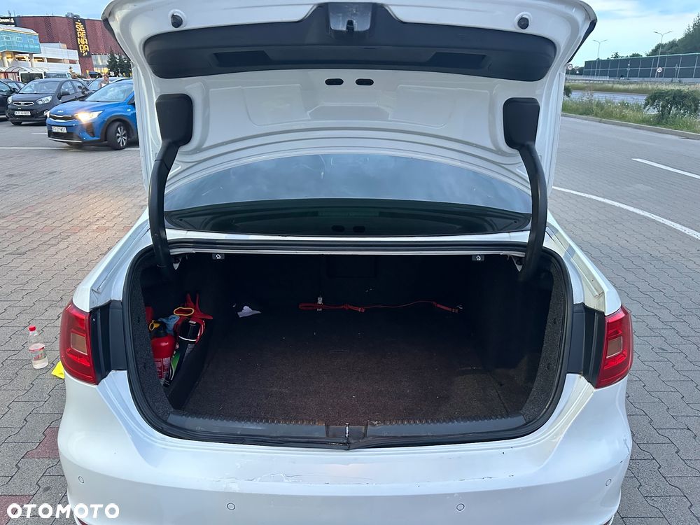 Volkswagen Jetta 2.0 TDI Comfortline - 22